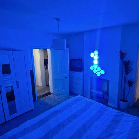 Converted Bungalow In Bexley Лондон Екстер'єр фото