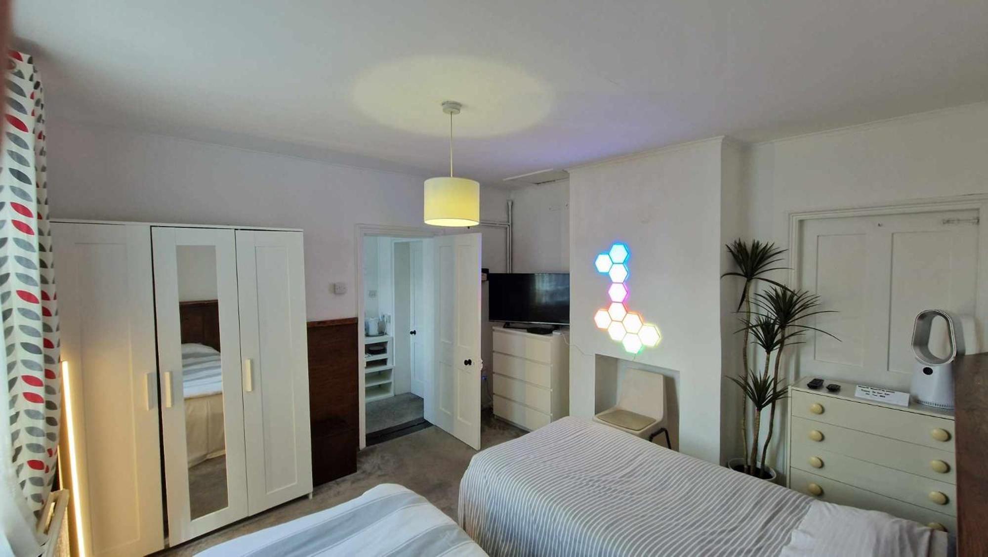 Converted Bungalow In Bexley Лондон Екстер'єр фото